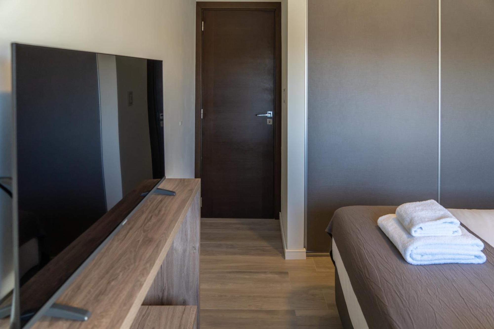 Espacio Terra Apartamentos Хунин Экстерьер фото